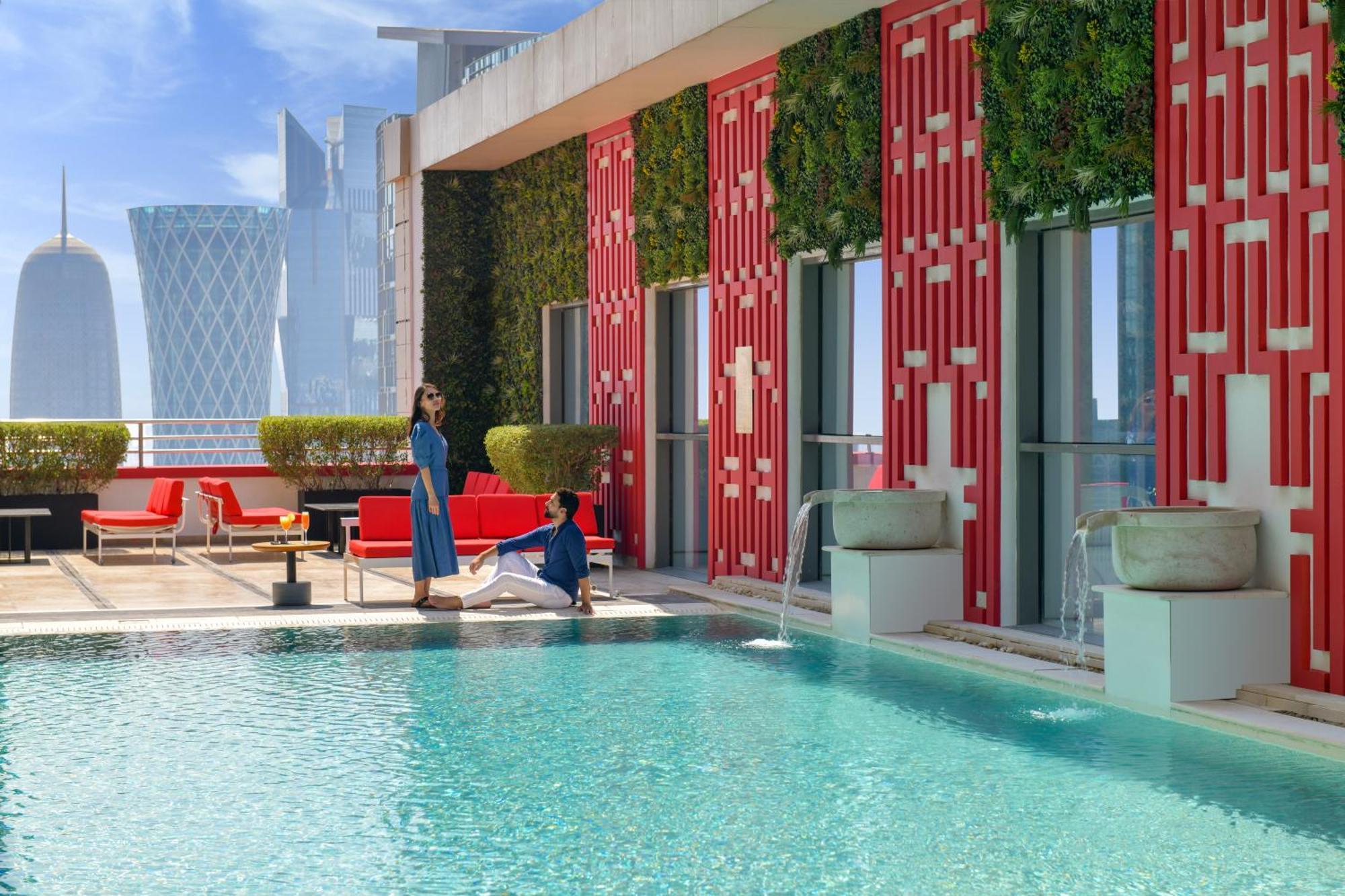Dusit Doha Hotel Εξωτερικό φωτογραφία The pool at the 87th floor