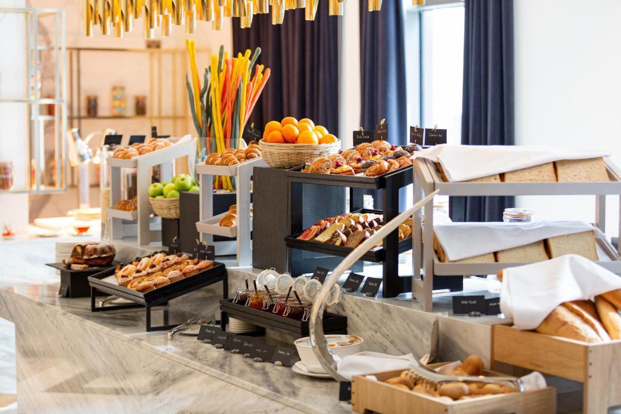 Dusit Doha Hotel Εξωτερικό φωτογραφία A buffet at a hotel